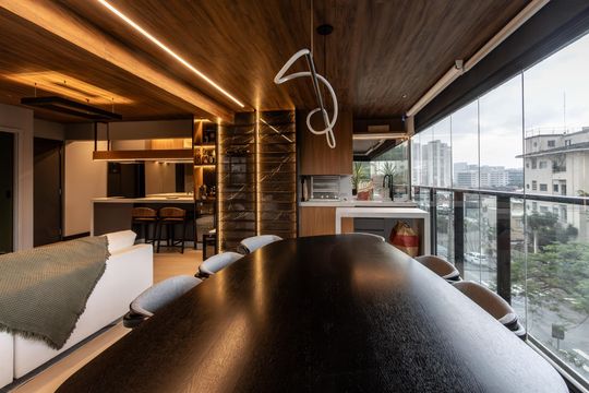 Comprar apartamento mobiliado com 3 quartos, piscina e academia no condomínio. Pets permitidos. — Varanda