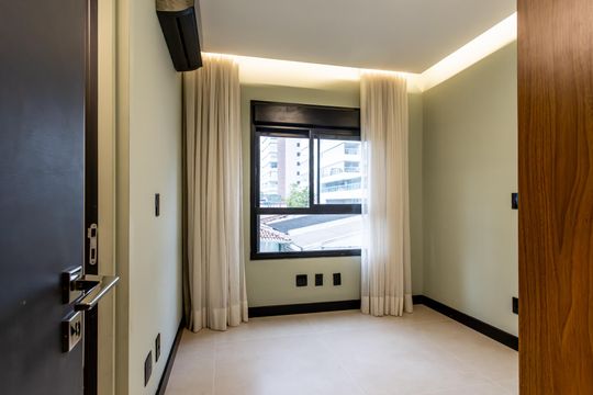 Comprar apartamento mobiliado com 3 quartos, piscina e academia no condomínio. Pets permitidos. — Quarto 2