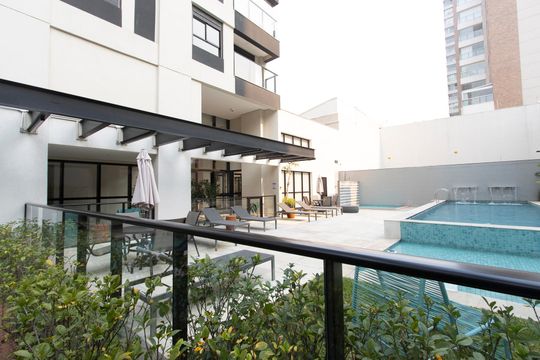 Comprar apartamento mobiliado com 3 quartos, piscina e academia no condomínio. Pets permitidos. — Playground