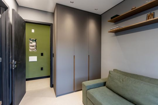 Comprar apartamento mobiliado com 3 quartos, piscina e academia no condomínio. Pets permitidos. — Quarto 3