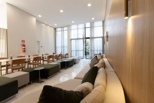 Comprar apartamento mobiliado com 3 quartos, piscina e academia no condomínio. Pets permitidos. — Salão de Festas