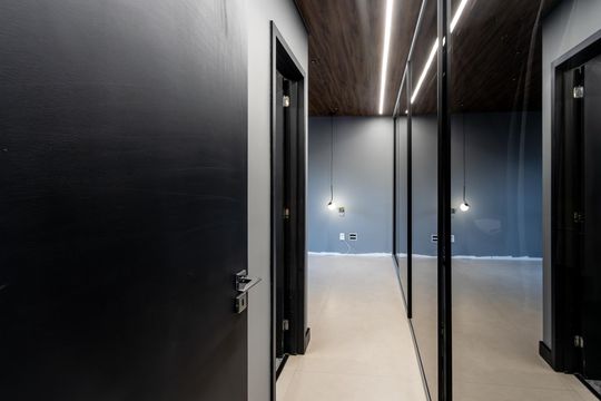 Comprar apartamento mobiliado com 3 quartos, piscina e academia no condomínio. Pets permitidos. — Quarto 1 - Suite