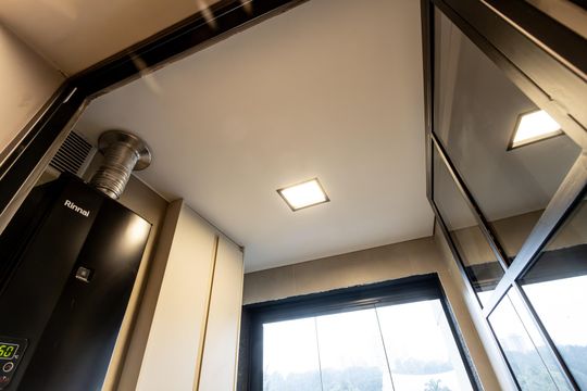 Comprar apartamento mobiliado com 3 quartos, piscina e academia no condomínio. Pets permitidos. — Área de Serviço
