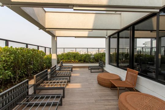 Comprar apartamento mobiliado com 3 quartos, piscina e academia no condomínio. Pets permitidos. — Área de Serviço