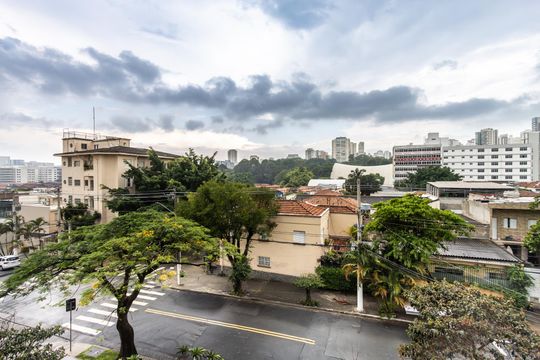 Comprar apartamento mobiliado com 3 quartos, piscina e academia no condomínio. Pets permitidos. — Vista do Apartamento