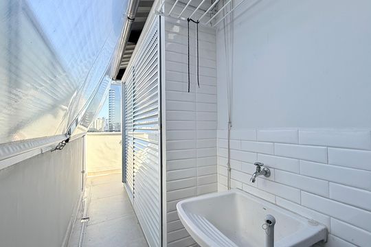 Apartamento no Brooklin com 2 suítes e churrasqueira, ideal para comprar e ter animais. — Área de Serviço