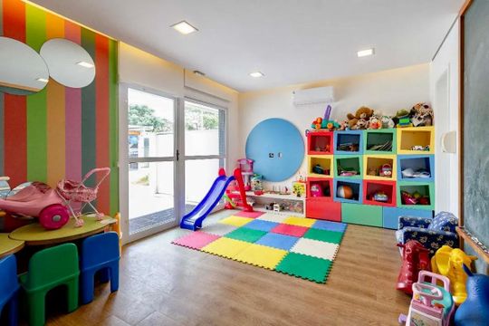 Apartamento no Brooklin com 2 suítes e churrasqueira, ideal para comprar e ter animais. — Brinquedoteca 