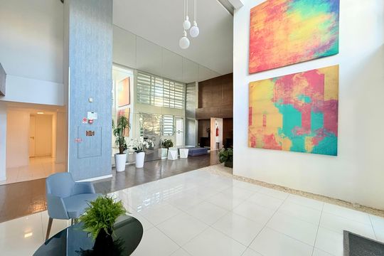 Apartamento no Brooklin com 2 suítes e churrasqueira, ideal para comprar e ter animais. — Hall Social Bloco 