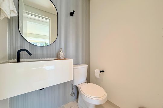 Apartamento no Brooklin com 2 suítes e churrasqueira, ideal para comprar e ter animais. — Lavabo 1