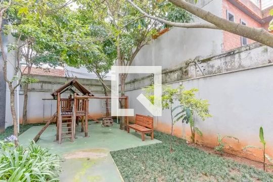 Apartamento no Brooklin com 2 suítes e churrasqueira, ideal para comprar e ter animais. — Playground 