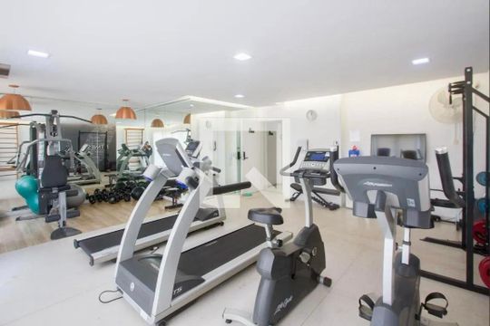 Apartamento no Brooklin com 2 suítes e churrasqueira, ideal para comprar e ter animais. — Academia