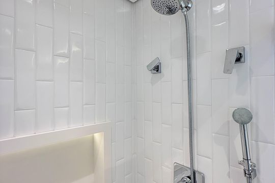 Apartamento no Brooklin com 2 suítes e churrasqueira, ideal para comprar e ter animais. — Banheiro Social 