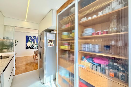 Apartamento no Brooklin com 2 suítes e churrasqueira, ideal para comprar e ter animais. — Cozinha