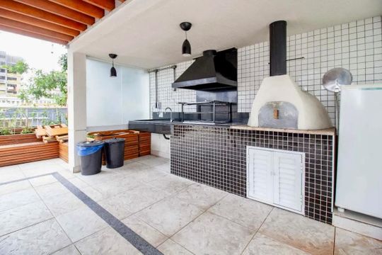 Apartamento no Brooklin com 2 suítes e churrasqueira, ideal para comprar e ter animais. — Churrasqueira 