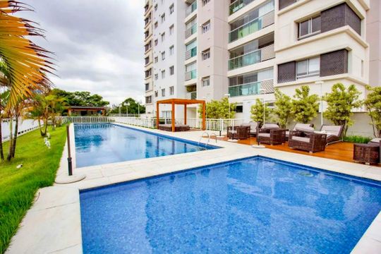 Apartamento no Brooklin com 2 suítes e churrasqueira, ideal para comprar e ter animais. — Piscina 