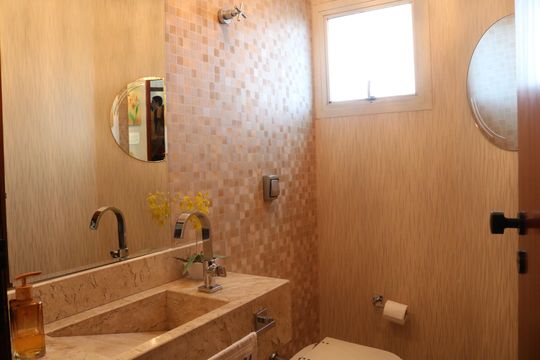 Compra apartamento em Pompeia com 3 quartos, piscina e churrasqueira. — Lavabo