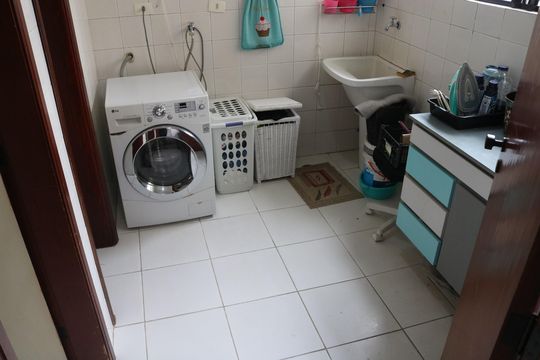 Compra apartamento em Pompeia com 3 quartos, piscina e churrasqueira. — Área de Serviço