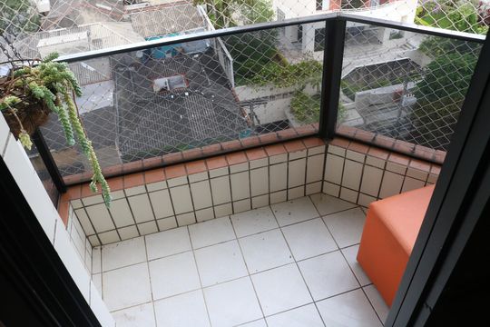 Compra apartamento em Pompeia com 3 quartos, piscina e churrasqueira. — Varanda Suíte