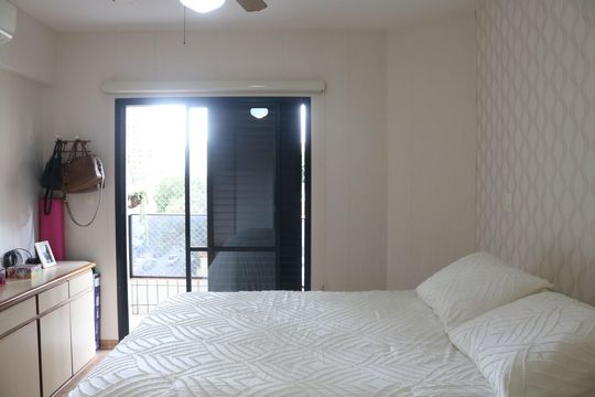 Compra apartamento em Pompeia com 3 quartos, piscina e churrasqueira. — Suíte
