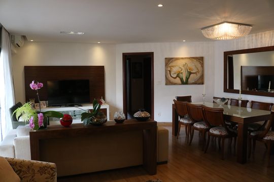 Compra apartamento em Pompeia com 3 quartos, piscina e churrasqueira. — Sala