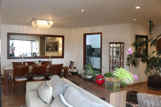 Compra apartamento em Pompeia com 3 quartos, piscina e churrasqueira. — Sala