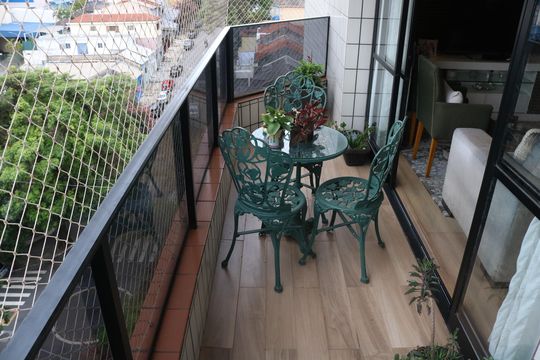 Compra apartamento em Pompeia com 3 quartos, piscina e churrasqueira. — Varanda
