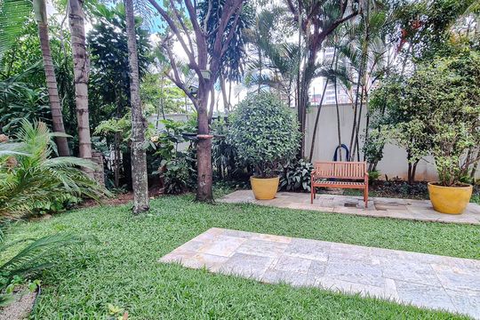 Venda de apartamento em Perdizes com 4 quartos, varanda e jardim. — Área comum