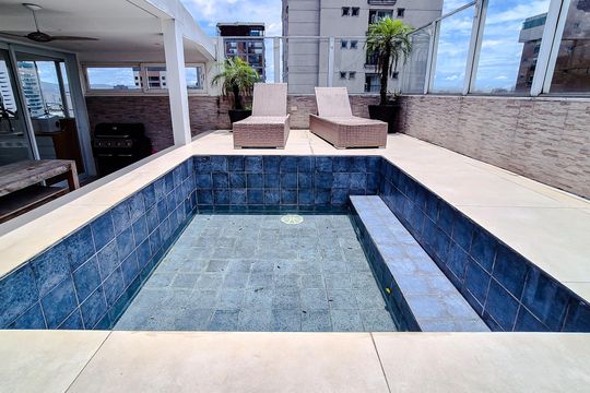 Venda de apartamento em Perdizes com 4 quartos, varanda e jardim. — Área externa
