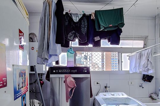 Venda de apartamento em Perdizes com 4 quartos, varanda e jardim. — Área de Serviço