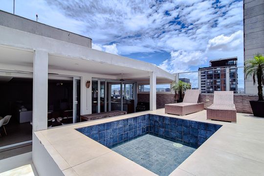Venda de apartamento em Perdizes com 4 quartos, varanda e jardim. — Área externa