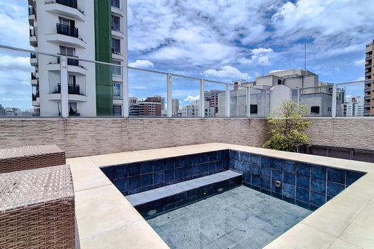 Venda de apartamento em Perdizes com 4 quartos, varanda e jardim. — Área externa