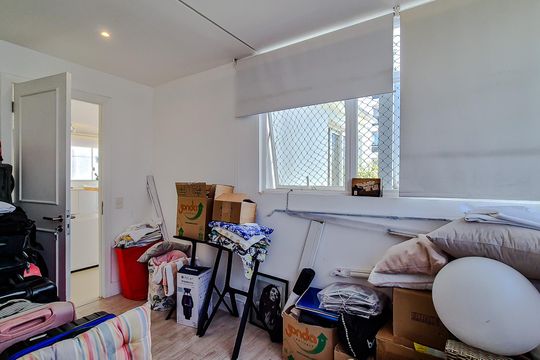 Venda de apartamento em Perdizes com 4 quartos, varanda e jardim. — Sala 3