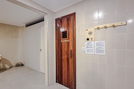 Venda de apartamento em Perdizes com 4 quartos, varanda e jardim. — Área comum