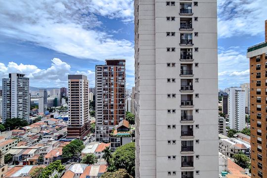 Venda de apartamento em Perdizes com 4 quartos, varanda e jardim. — Vista do Quarto 2