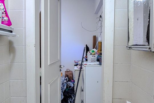 Venda de apartamento em Perdizes com 4 quartos, varanda e jardim. — Banheiro de serviço
