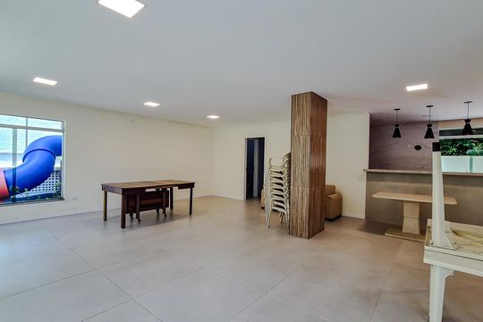 Venda de apartamento em Perdizes com 4 quartos, varanda e jardim. — Área comum