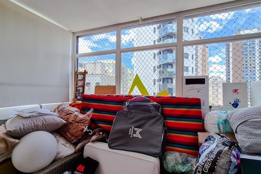 Venda de apartamento em Perdizes com 4 quartos, varanda e jardim. — Sala 3