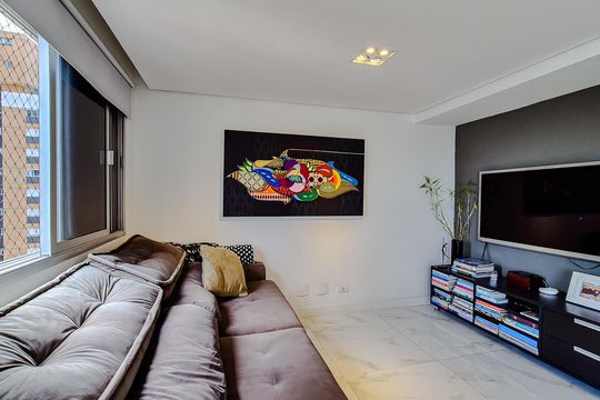 Venda de apartamento em Perdizes com 4 quartos, varanda e jardim. — Sala