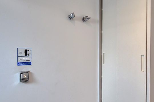 Venda de apartamento em Perdizes com 4 quartos, varanda e jardim. — Banheiro