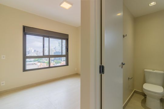 Comprar apartamento com 2 quartos, varanda e pets permitidos. — Suíte 1