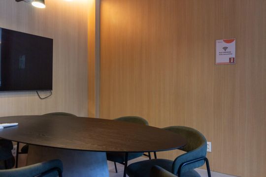 Comprar apartamento com 2 quartos, varanda e pets permitidos. — Área Comum - Coworking