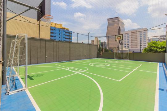Comprar apartamento com 2 quartos, varanda e pets permitidos. — Área Comum - Quadra