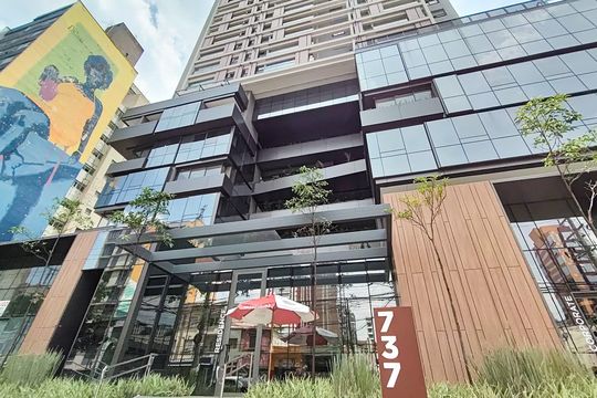 Comprar apartamento com 2 quartos, varanda e pets permitidos. — Fachada