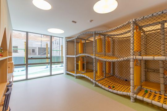 Comprar apartamento com 2 quartos, varanda e pets permitidos. — Área Comum - Brinquedoteca