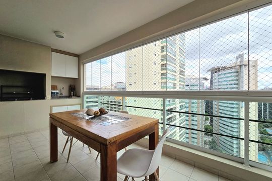 Venda de apartamento mobiliado na Vila Olímpia com 3 quartos, piscina e academia no condomínio. — Varanda