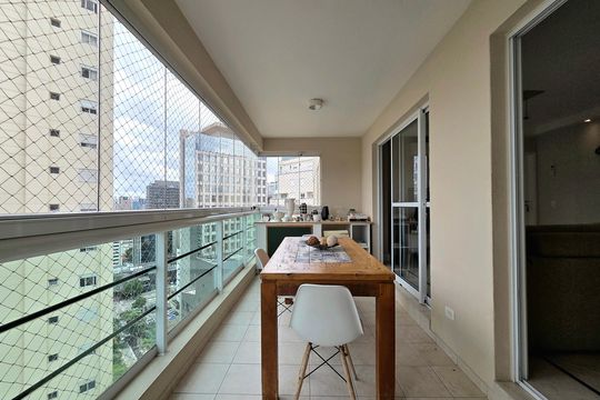 Venda de apartamento mobiliado na Vila Olímpia com 3 quartos, piscina e academia no condomínio. — Varanda