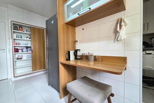 Venda de apartamento mobiliado na Vila Olímpia com 3 quartos, piscina e academia no condomínio. — Cozinha