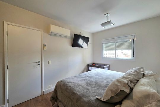 Venda de apartamento mobiliado na Vila Olímpia com 3 quartos, piscina e academia no condomínio. — Suíte