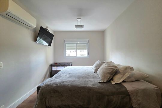 Venda de apartamento mobiliado na Vila Olímpia com 3 quartos, piscina e academia no condomínio. — Suíte