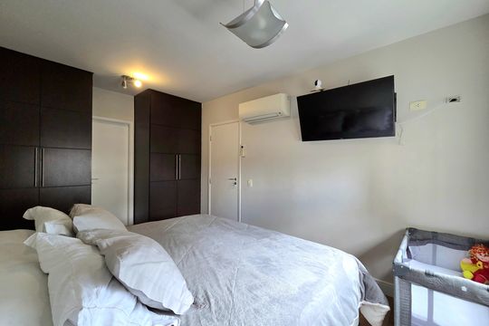 Venda de apartamento mobiliado na Vila Olímpia com 3 quartos, piscina e academia no condomínio. — Suíte